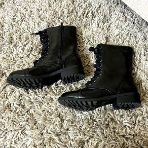 Ladies boots